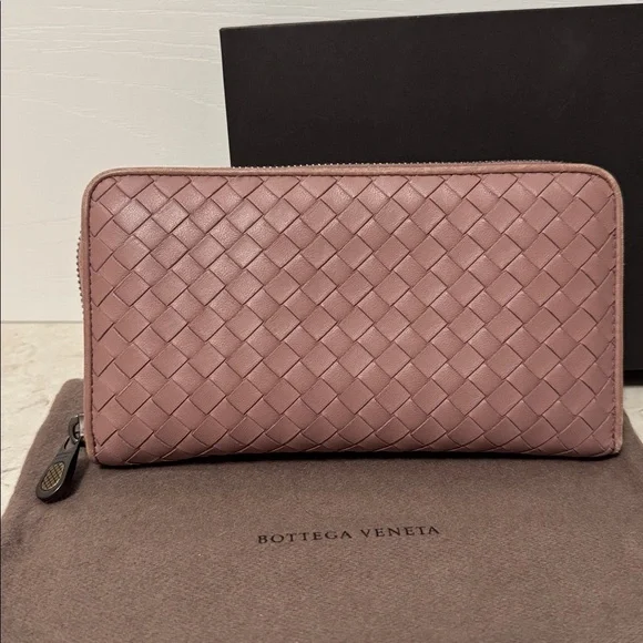 Bottega Veneta Intrecciato Leather zippy wallet in Mauve Full Inclusion - Picture 2 of 15